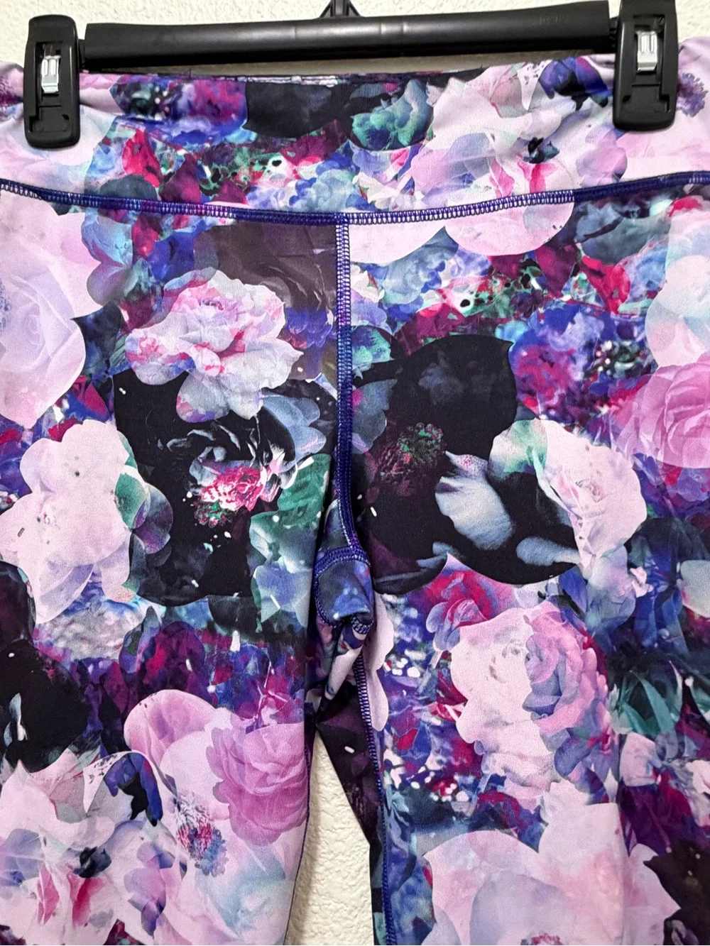 Old Navy Go Dry purple floral ankle length leggings,